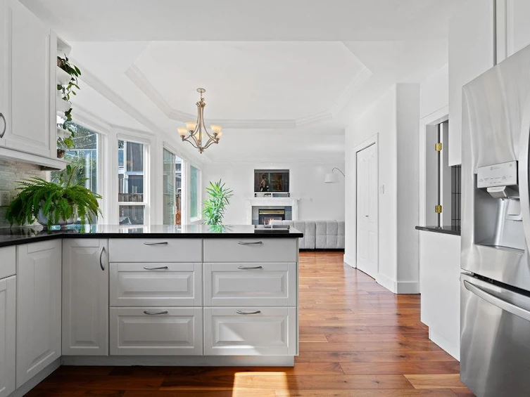 1075 Adderley Street, North Vancouver, BC, V7L 1T4 - 11