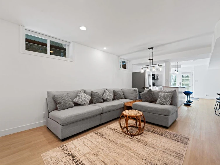 1075 Adderley Street, North Vancouver, BC, V7L 1T4 - 31