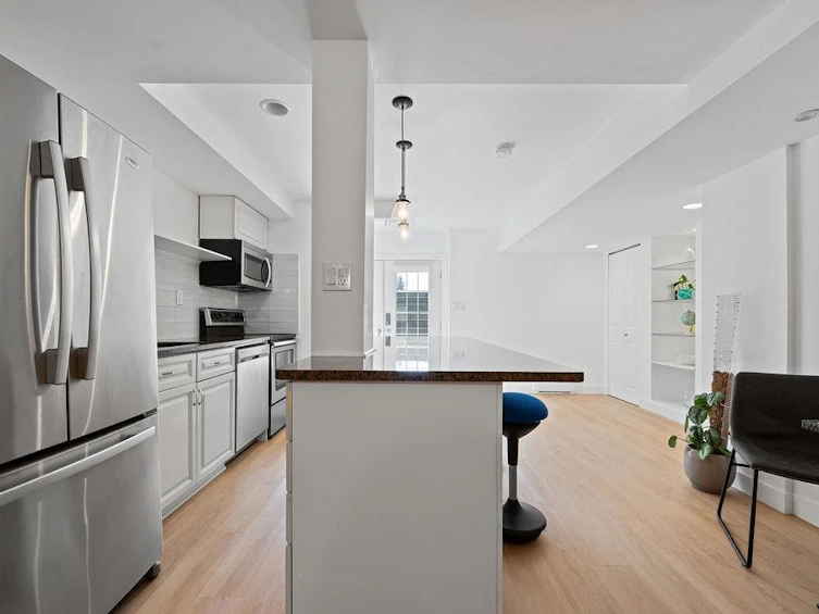 1075 Adderley Street, North Vancouver, BC, V7L 1T4 - 29