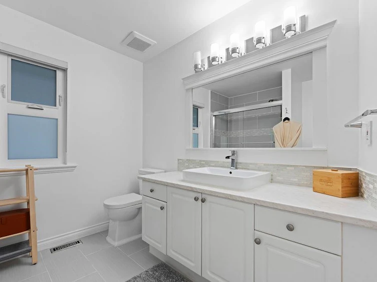 1075 Adderley Street, North Vancouver, BC, V7L 1T4 - 24