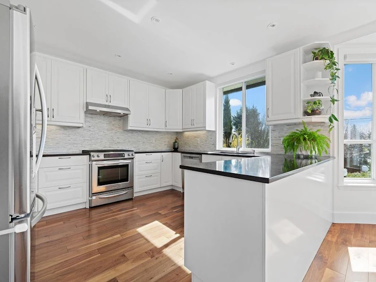 1075 Adderley Street, North Vancouver, BC, V7L 1T4 - 9