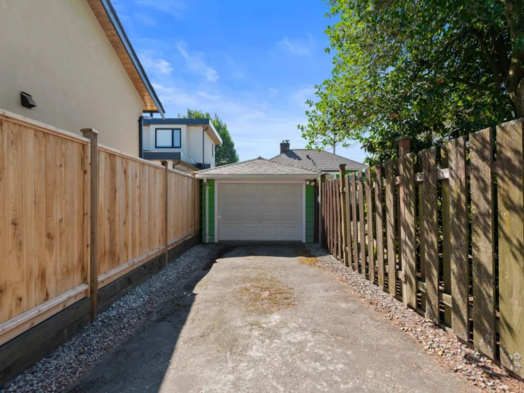 1415 London Street, New Westminster, BC, V3M 3C3 - 31