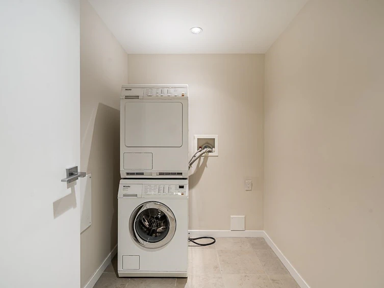5985 Walter Gage Road, Vancouver, BC, V6T 0A9 - 14
