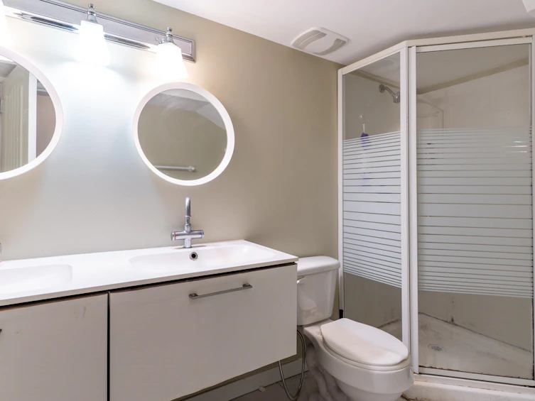 5720 Curtis Street, Burnaby, BC, V5B 2A2 - 31
