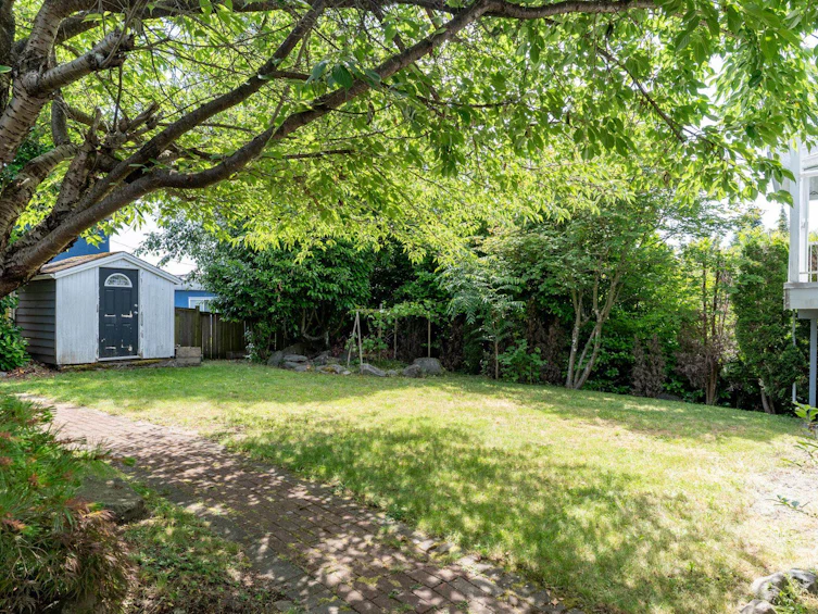 5720 Curtis Street, Burnaby, BC, V5B 2A2 - 22