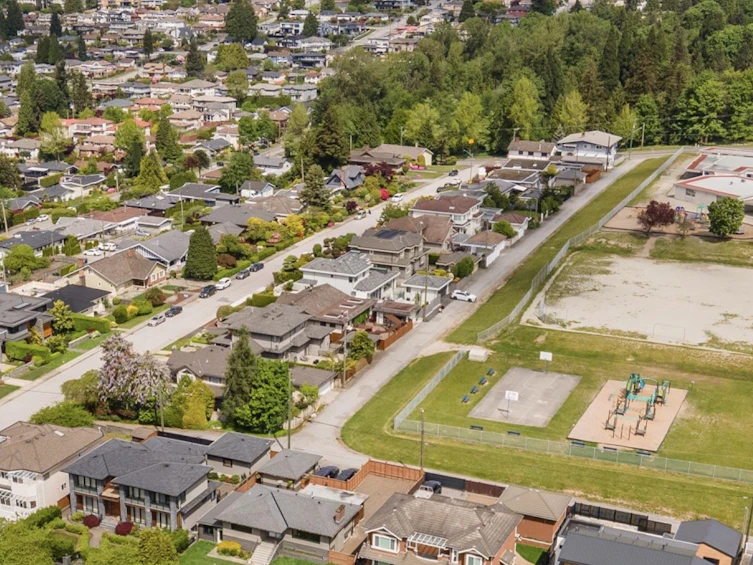 5720 Curtis Street, Burnaby, BC, V5B 2A2 - 38