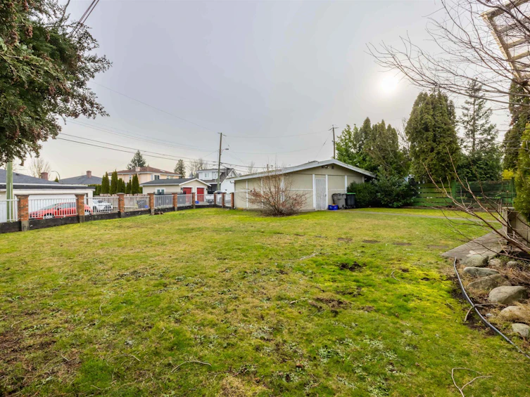 3692 E 24 Avenue, Vancouver, BC, V5R 1H1 - 11