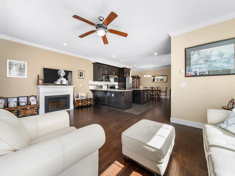 55-15399 Guildford Drive, Surrey, BC, V3R 7C6 - 9