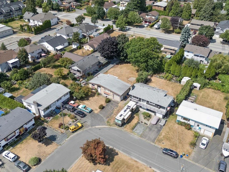 45267 Stirling Avenue, Chilliwack, BC, V2R 2M7 - 8