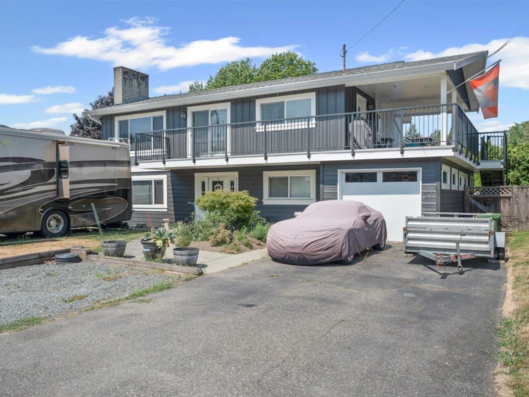 45267 Stirling Avenue, Chilliwack, BC, V2R 2M7