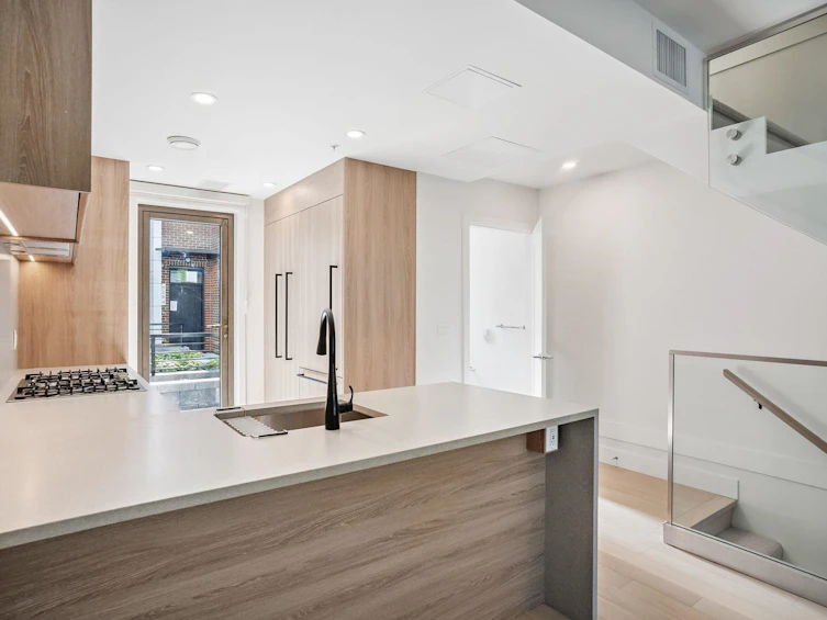 6268 Oak Street, Vancouver, BC, V6M 2W4 - 3
