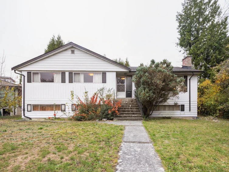 2689 Brightwood Place, Vancouver, BC, V5S 2E6 - 3
