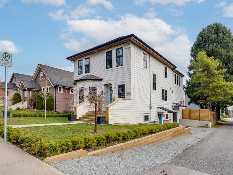 614 Fourth Avenue, New Westminster, BC, V3M 1S4 - 2