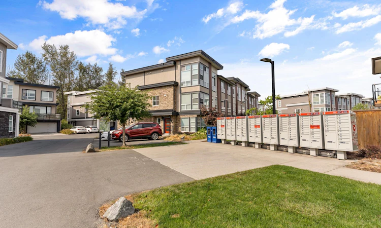 16-8413 Midtown Way