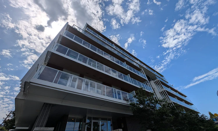 109-528 W King Edward Avenue