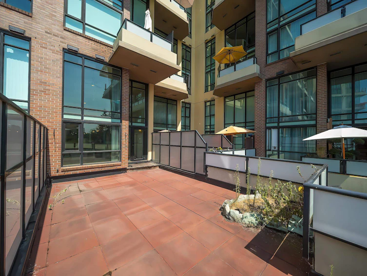 214-10 Renaissance Square, New Westminster, BC, V3M 7B1 - 24