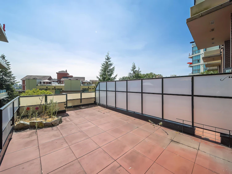 214-10 Renaissance Square, New Westminster, BC, V3M 7B1 - 26