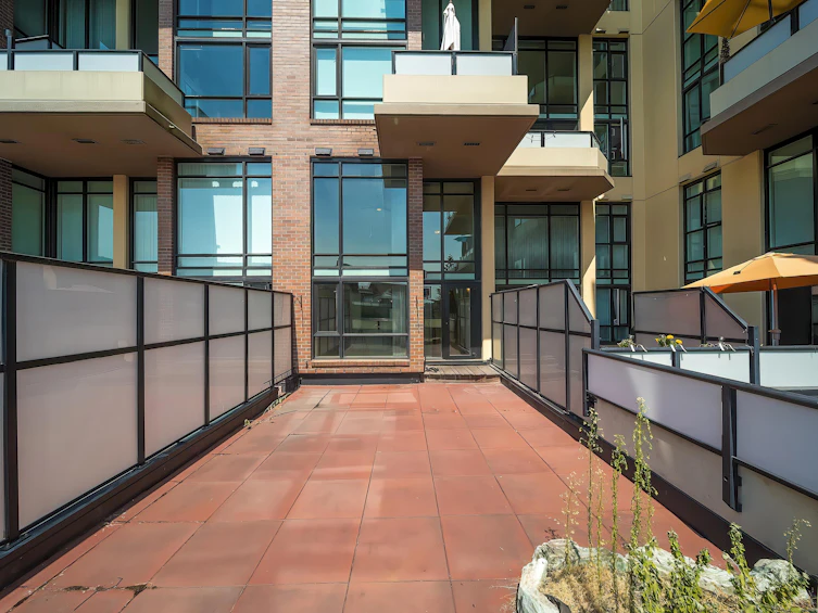 214-10 Renaissance Square, New Westminster, BC, V3M 7B1 - 25