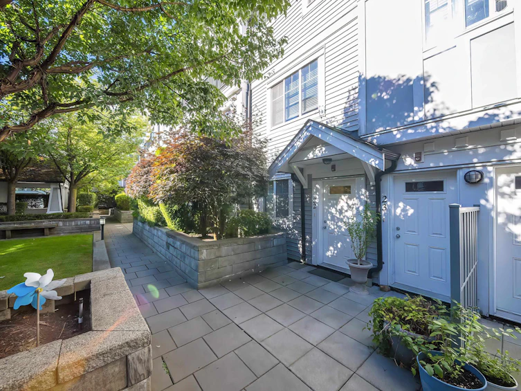 22-13239 Old Yale Road, Surrey, BC, V3T 3C5 - 2
