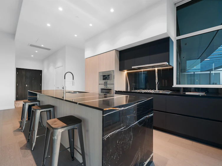 3201-1500 Fern Street, North Vancouver, BC, V7J 0E6 - 11