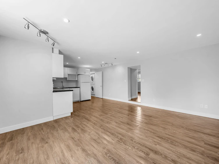 7665 Sapperton Avenue, Burnaby, BC, V3N 4C9 - 34