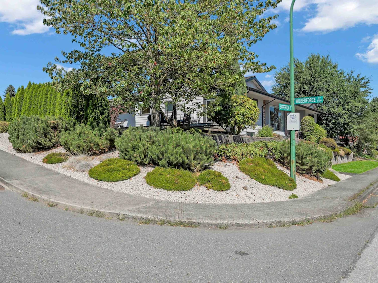 7665 Sapperton Avenue, Burnaby, BC, V3N 4C9 - 39