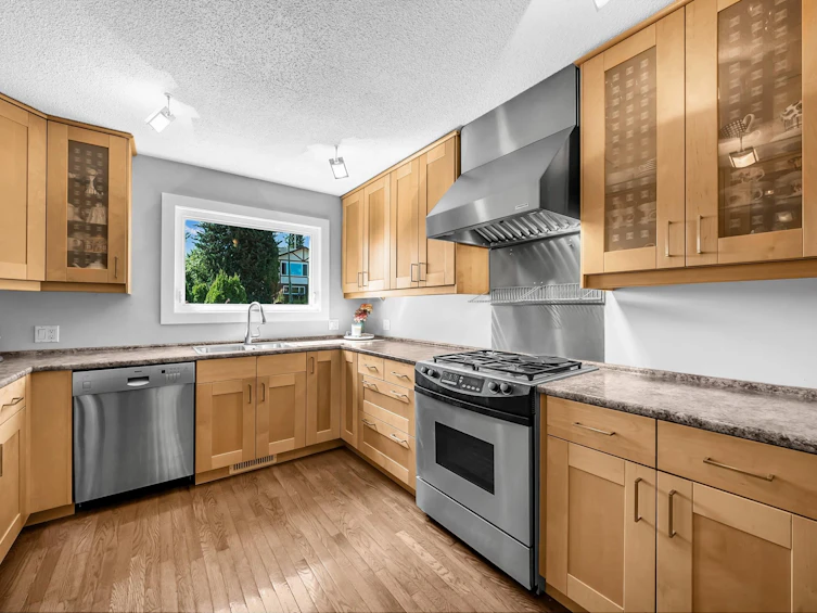7665 Sapperton Avenue, Burnaby, BC, V3N 4C9 - 15