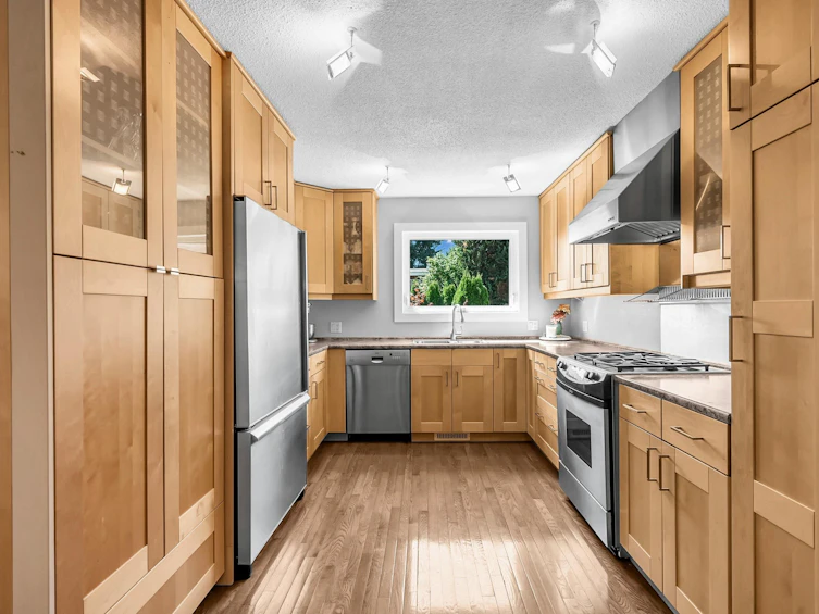 7665 Sapperton Avenue, Burnaby, BC, V3N 4C9 - 14