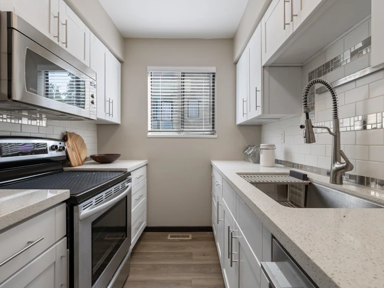 1446 E 15th Avenue, Vancouver, BC, V5N 2E7 - 13