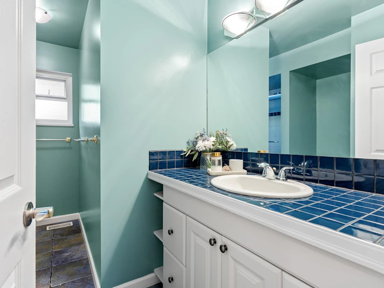 1549 Lynn Valley Road, North Vancouver, BC, V7J 2B1 - 34