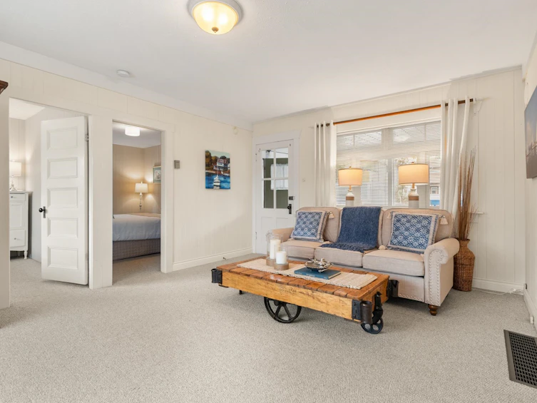 3009 Mcbride Avenue, Surrey, BC, V4A 3G5 - 4