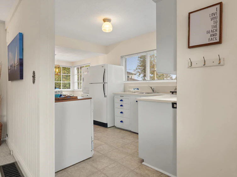 3009 Mcbride Avenue, Surrey, BC, V4A 3G5 - 11