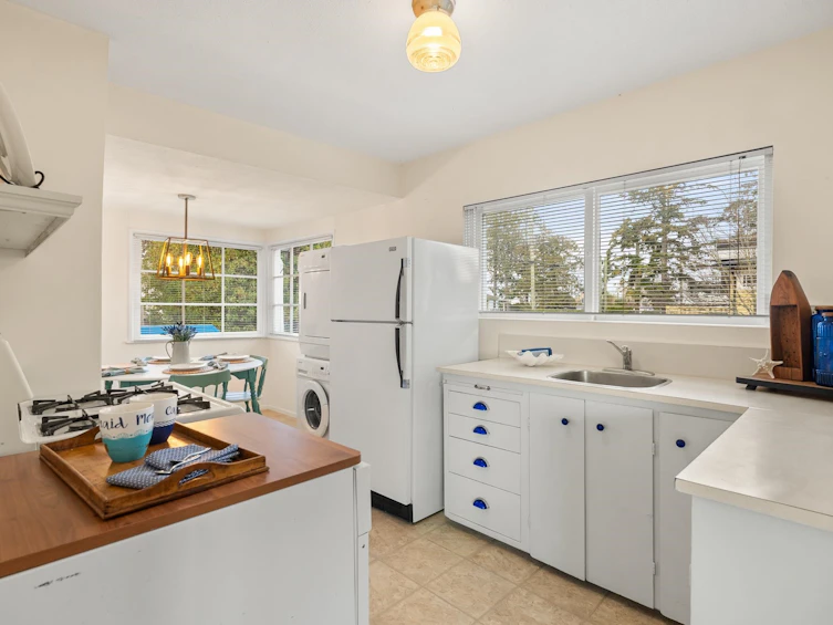 3009 Mcbride Avenue, Surrey, BC, V4A 3G5 - 10