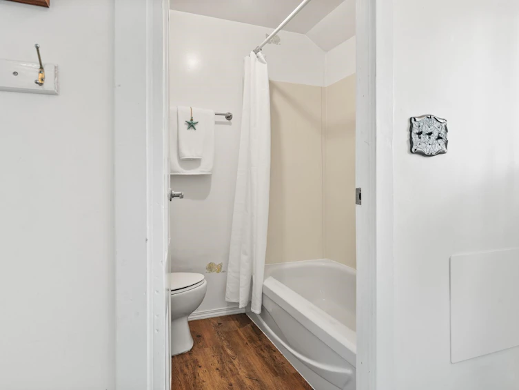 3009 Mcbride Avenue, Surrey, BC, V4A 3G5 - 17