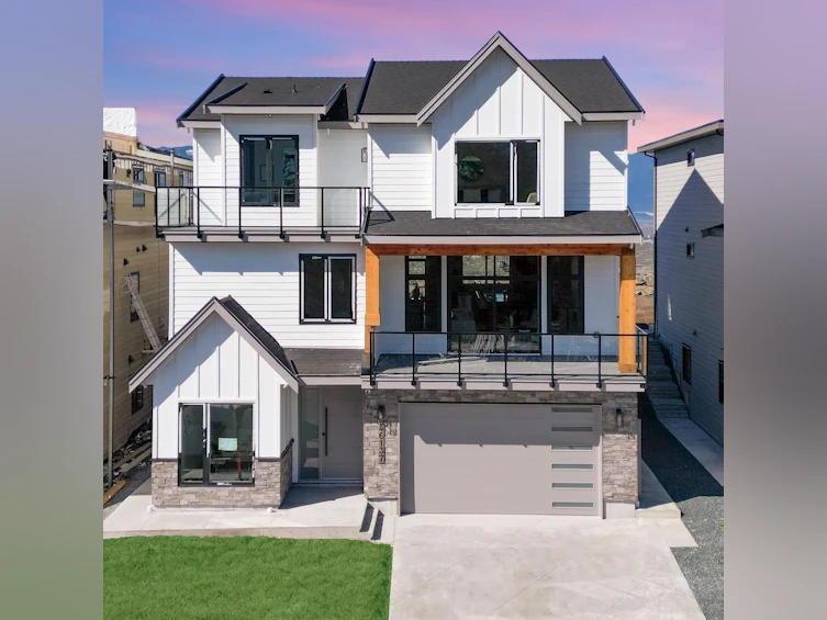 46137 Crestview Drive, Chilliwack, BC, V2R 6G4