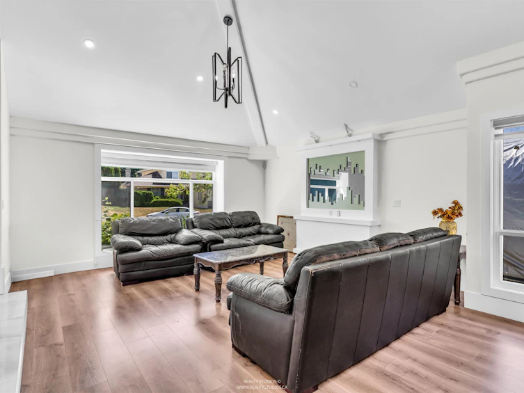 5775 184a Street, Surrey, BC, V3S 7T1 - 5