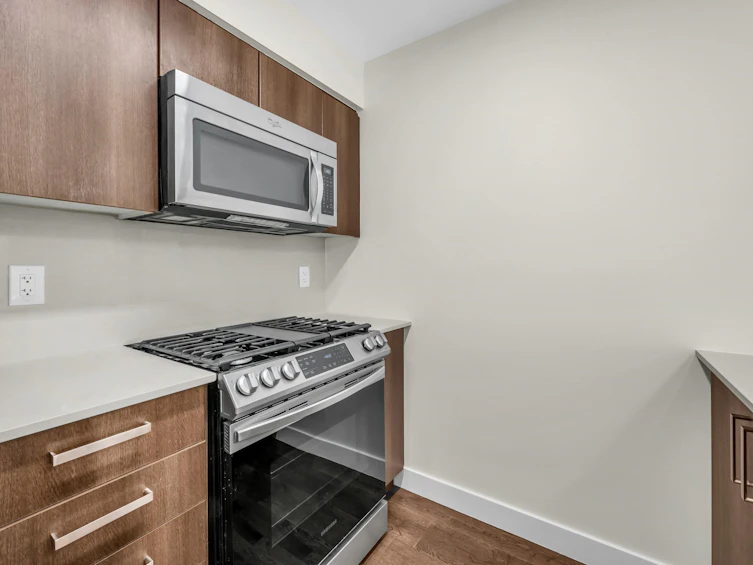 212-7058 14th Avenue, Burnaby, BC, V3N 0E6 - 17
