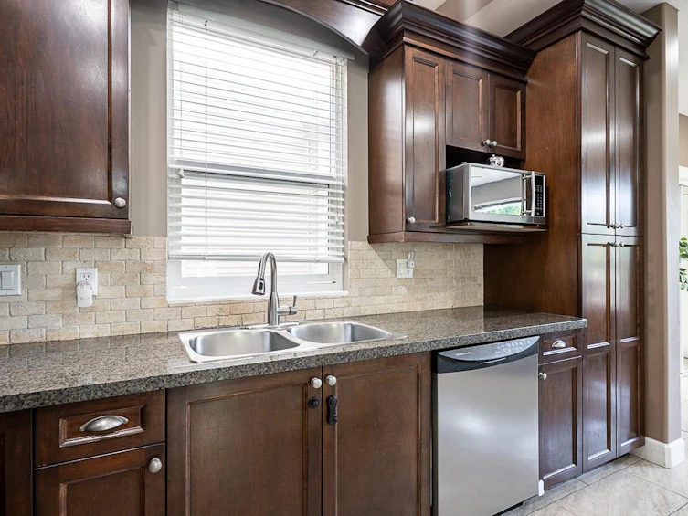 14502 60 Avenue, Surrey, BC, V3S 1R3 - 11