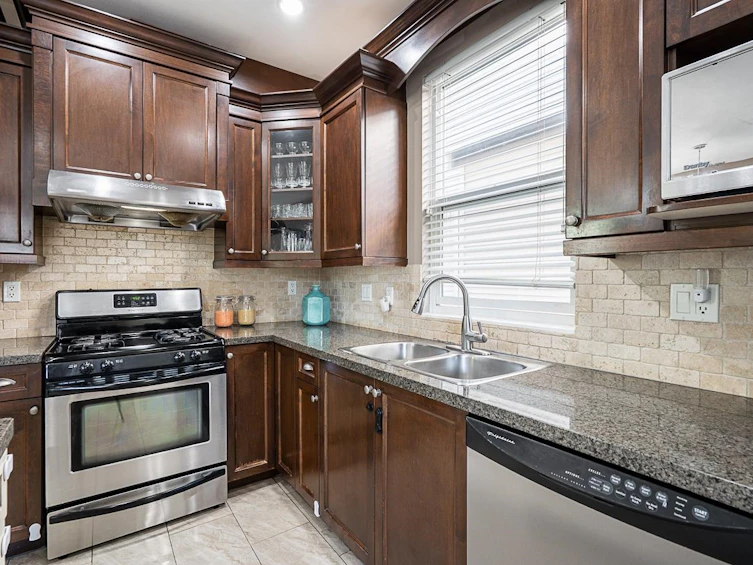 14502 60 Avenue, Surrey, BC, V3S 1R3 - 12