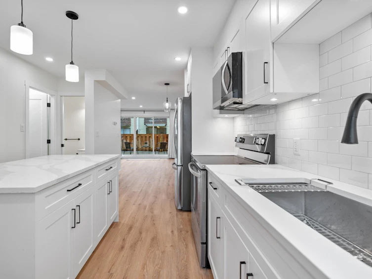 7423 13th Avenue, Burnaby, BC, V3N 2E2 - 2