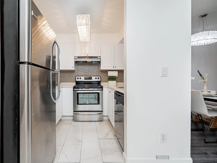 110-8110 120a Street, Surrey, BC, V3W 3P3 - 2