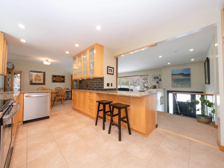 2573 Kilmarnock Crescent, North Vancouver, BC, V7J 2Z5 - 7