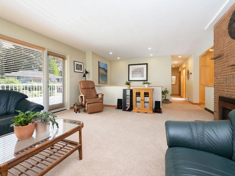 2573 Kilmarnock Crescent, North Vancouver, BC, V7J 2Z5 - 4