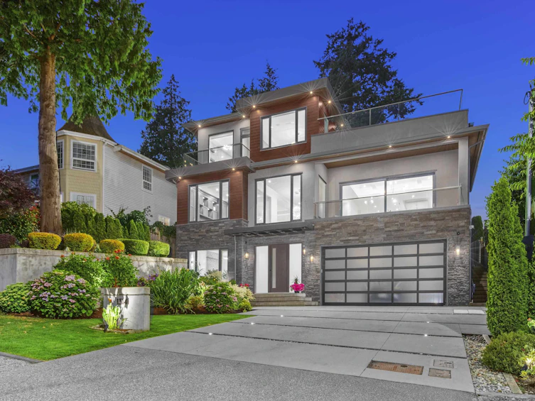 13141 Marine Drive, Surrey, BC, V4A 1E6 - 2