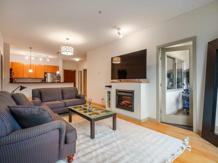 105-100 Capilano Road, Port Moody, BC, V3H 5M9 - 4