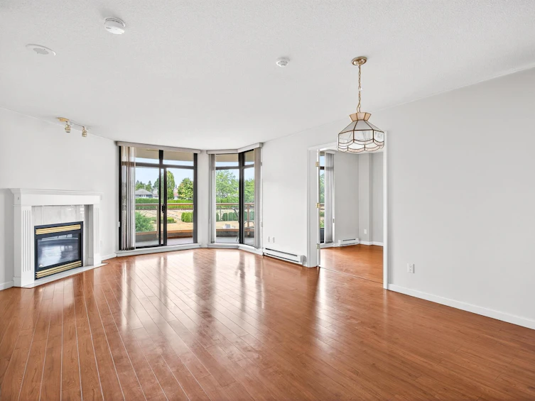 301-4425 Halifax Street, Burnaby, BC, V5C 6P2 - 3