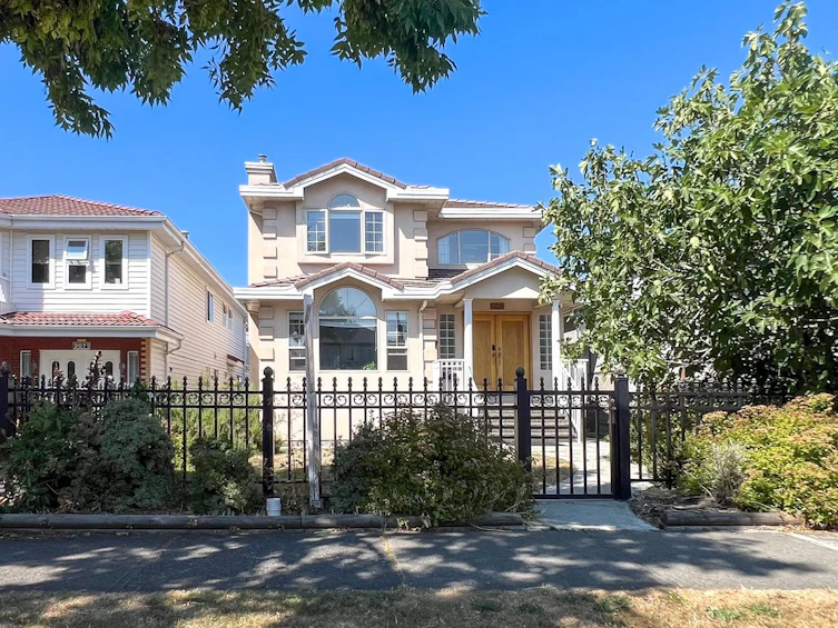 2083 E 53rd Avenue, Vancouver, BC, V5P 1X6 - 37