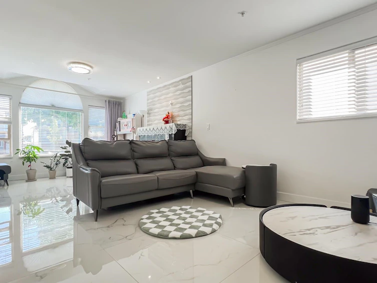 2083 E 53rd Avenue, Vancouver, BC, V5P 1X6 - 8
