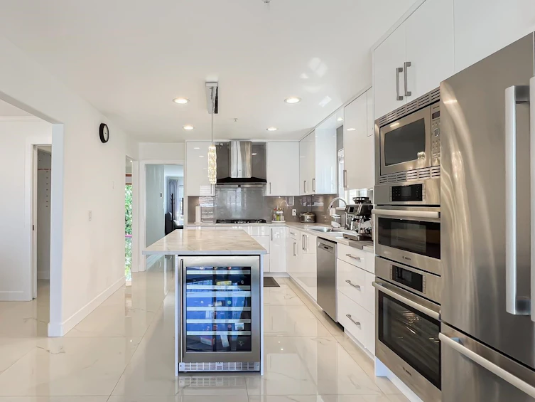 2083 E 53rd Avenue, Vancouver, BC, V5P 1X6 - 3
