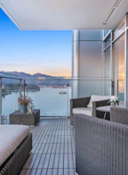 1304 1281 W Cordova Street